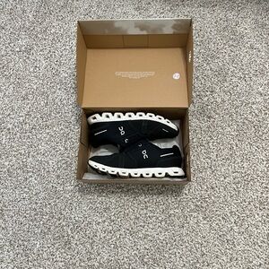 ON Cloud Running Black Sneakers